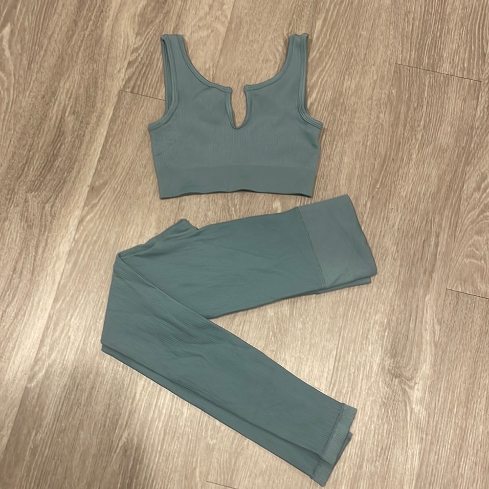 Teal Active Set